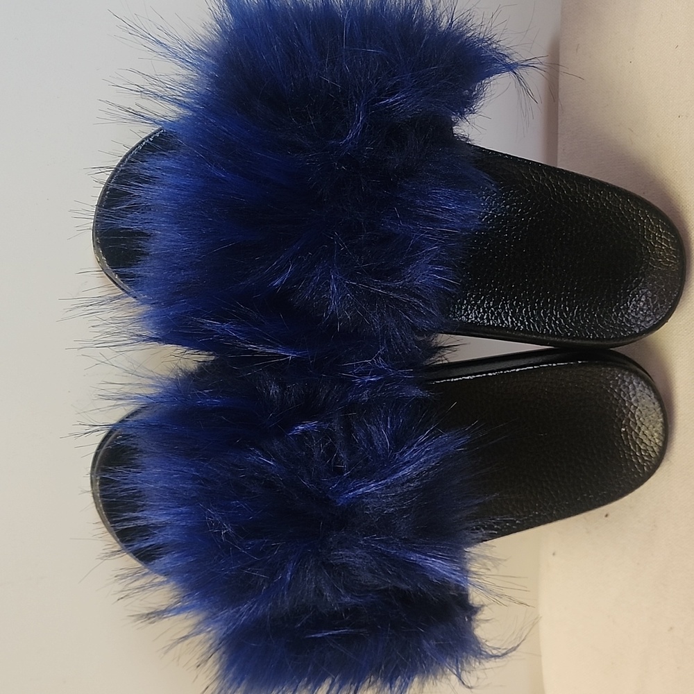 NIB. Set Of 2 Yellow and Blue Furry Slide Sandals. - Picture 8 of 12